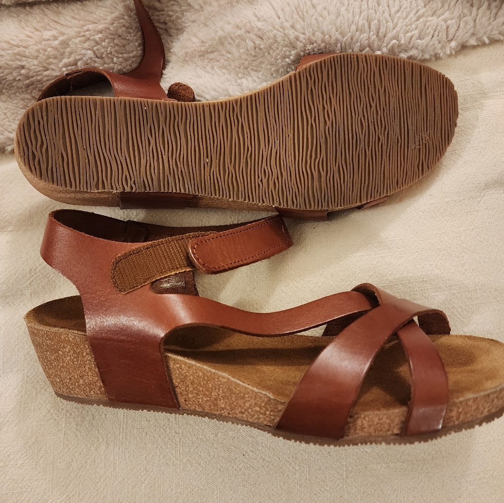 Eric Michael Havana Wedges